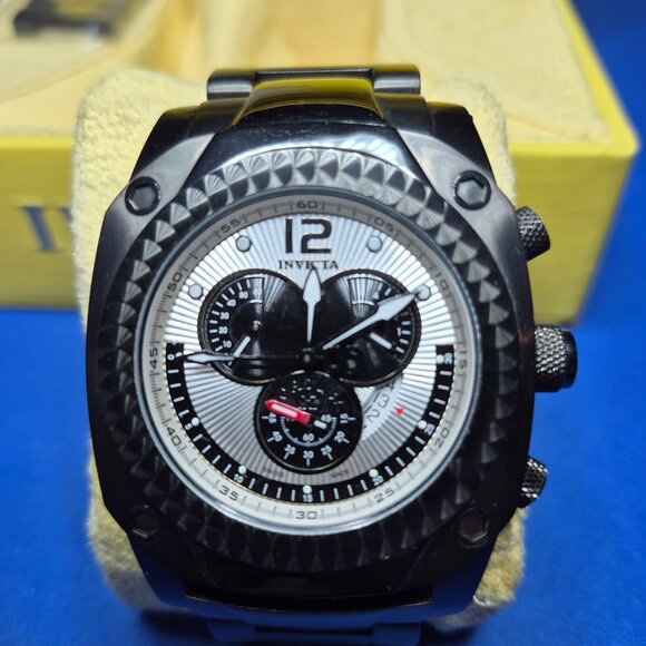 Invicta Chronograph Watch - Picture 2 of 6